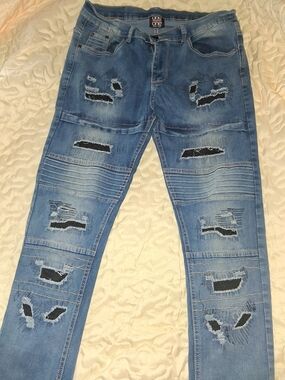ONE POINT ONE Distressed Jeans
